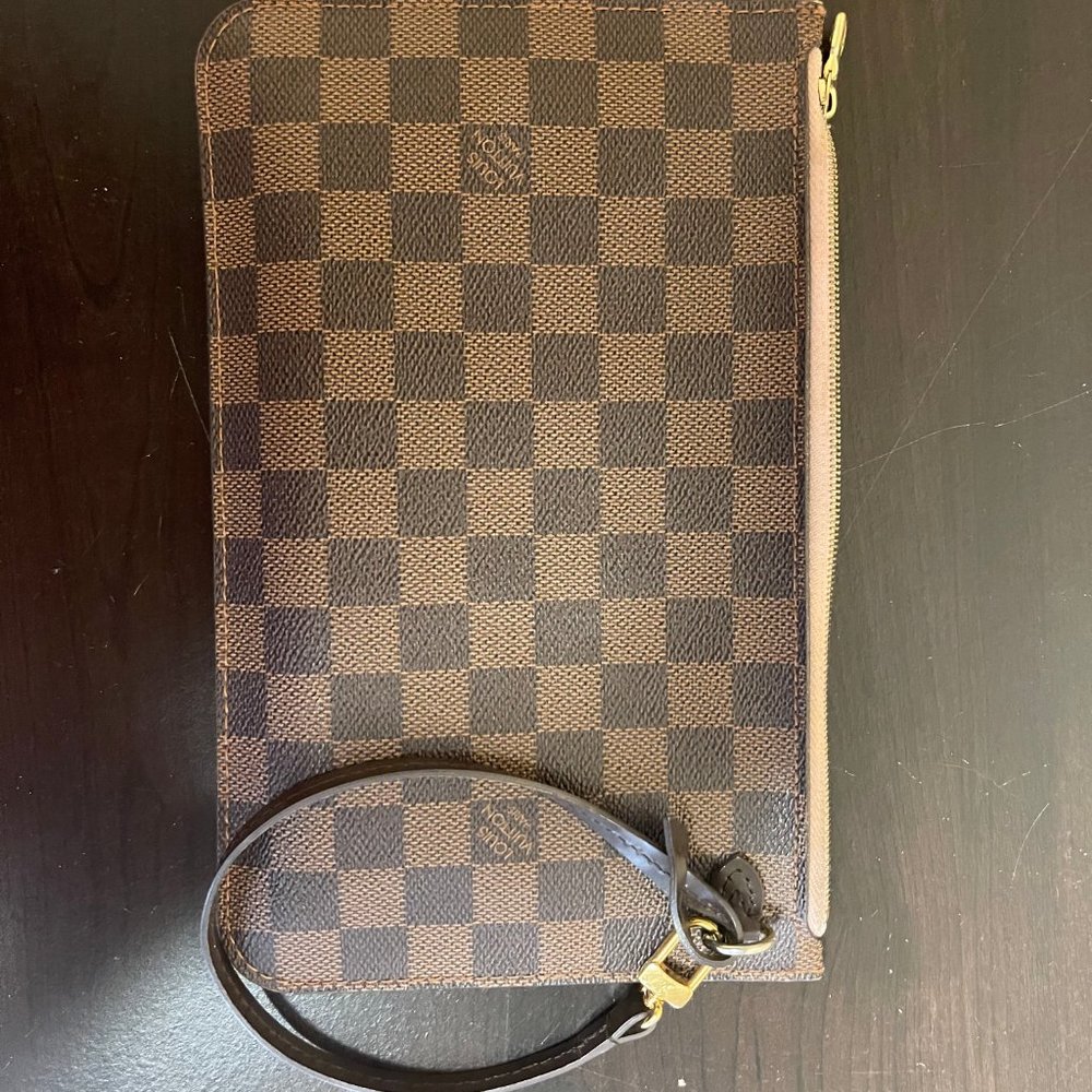 Louis Vuitton Demier Ebene MM Pouchette